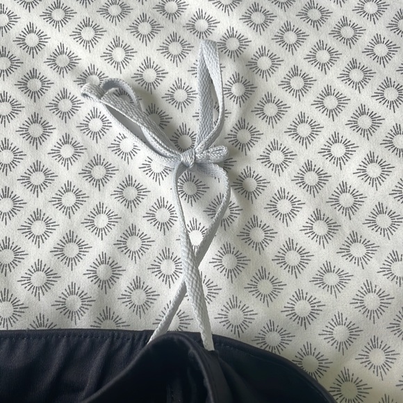 💙Women’s size small Under Armour shorts💙 - Picture 4 of 4